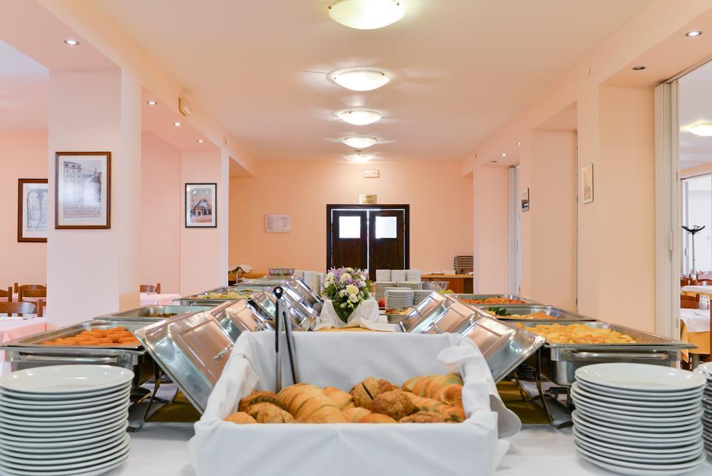 Hotel Porto Zadar Eksteriør billede